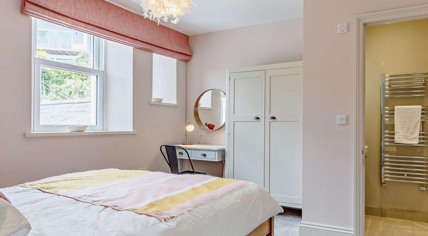 Photo of 4 Bed in Fowey