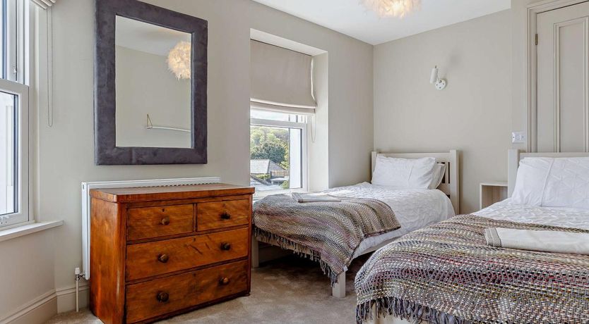 Photo of 4 Bed in Fowey