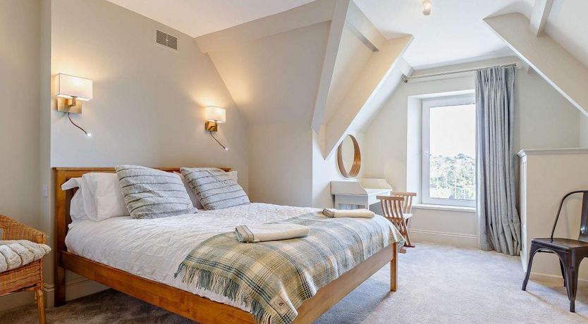 Photo of 4 Bed in Fowey