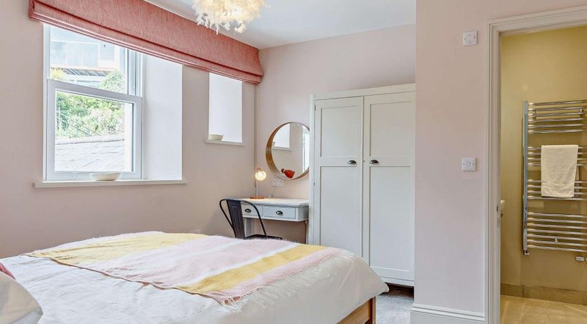 Photo of 4 Bed in Fowey