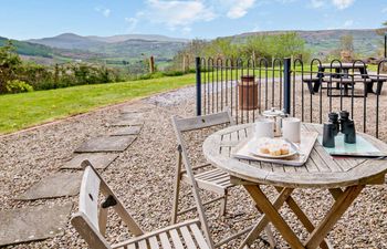1 Bed in Crickhowell Holiday Cottage
