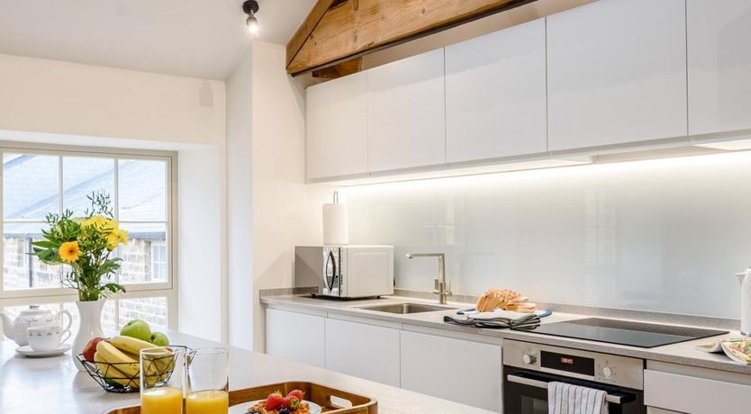 Photo of 3 Bed in Glasshouses