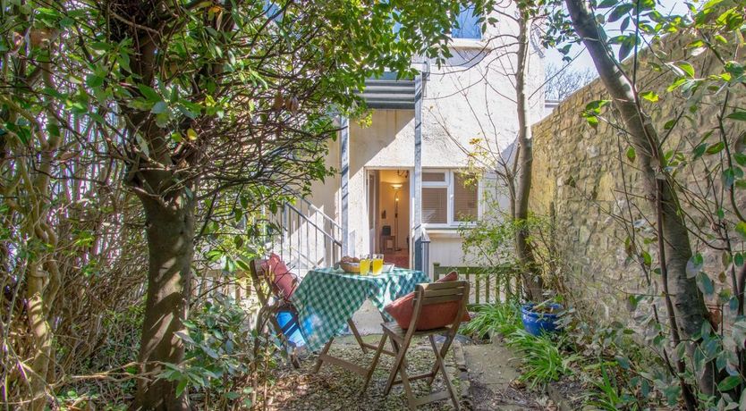 Photo of 2 Bed in Tenby