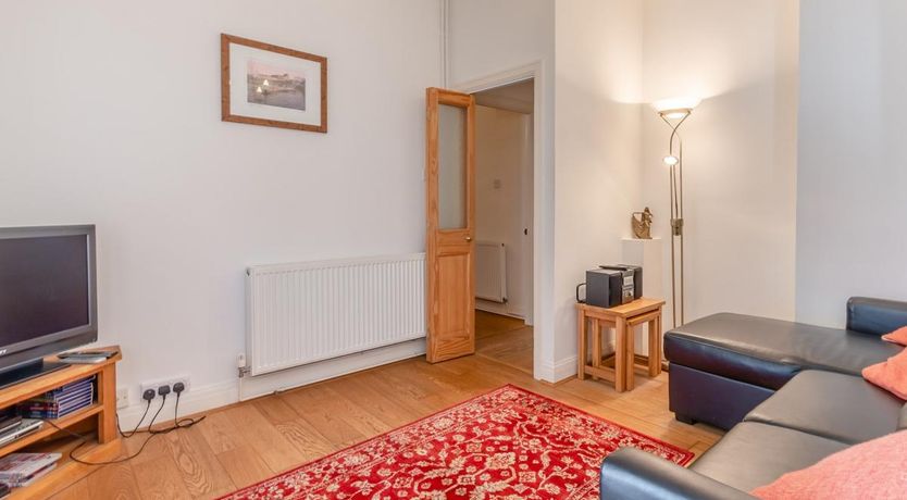 Photo of 2 Bed in Tenby