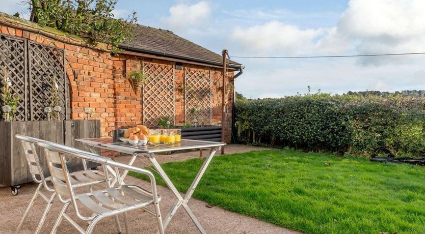 Photo of 2 Bed in Crowton