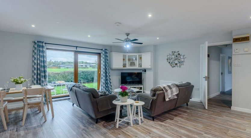 Photo of 2 Bed in Crowton