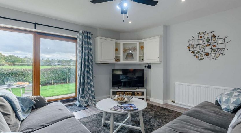 Photo of 2 Bed in Crowton