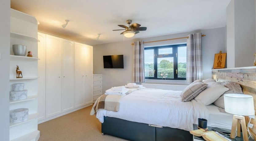 Photo of 2 Bed in Crowton