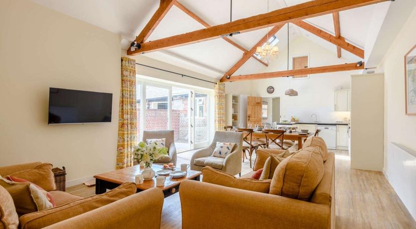 Photo of 3 Bed in Woolland