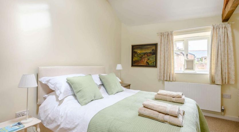 Photo of 3 Bed in Woolland