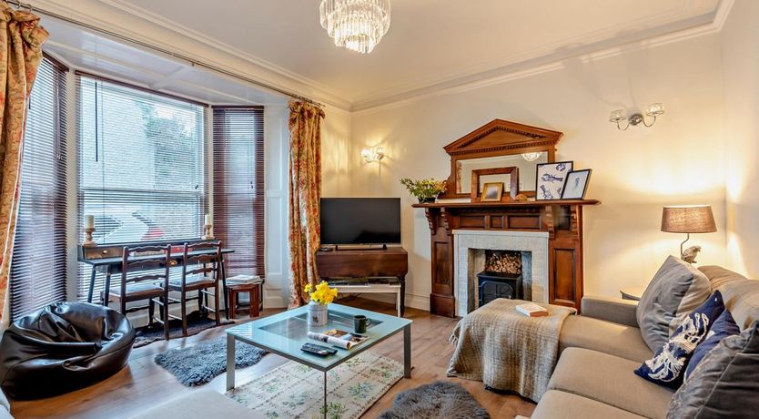 Photo of 4 Bed in Pembroke