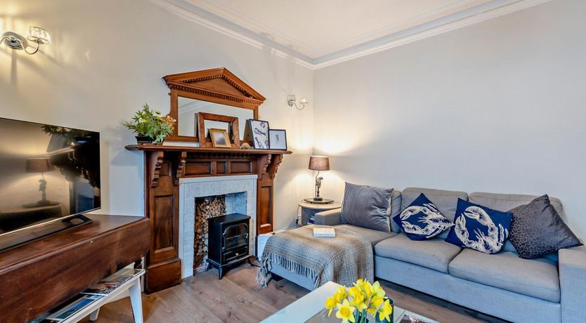 Photo of 4 Bed in Pembroke