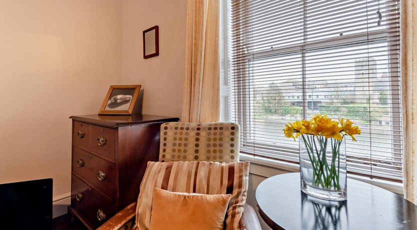 Photo of 4 Bed in Pembroke