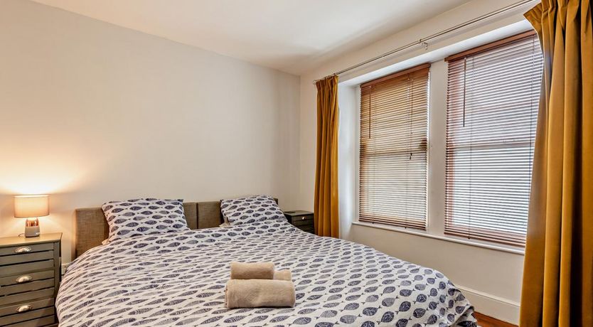 Photo of 4 Bed in Pembroke