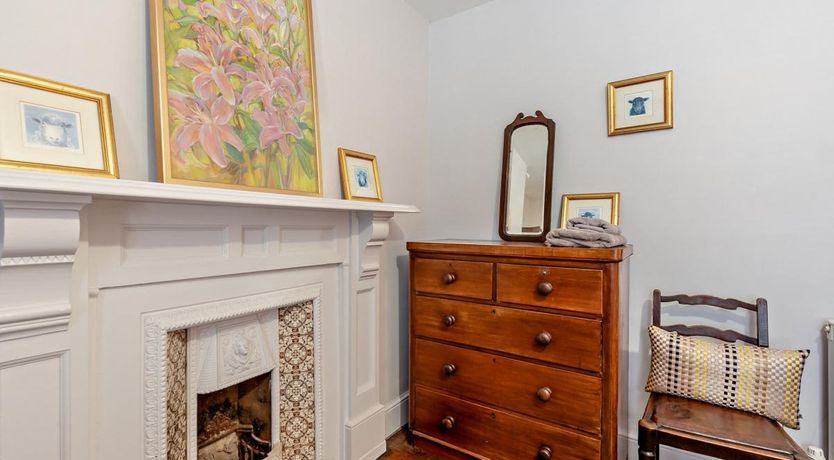 Photo of 4 Bed in Pembroke