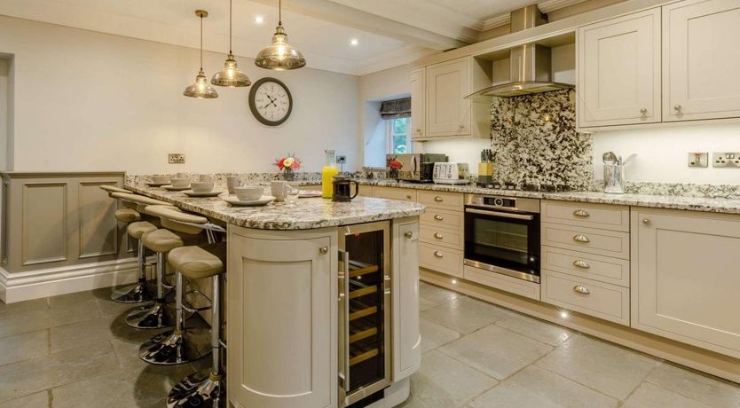 Photo of 4 Bed in Cromford