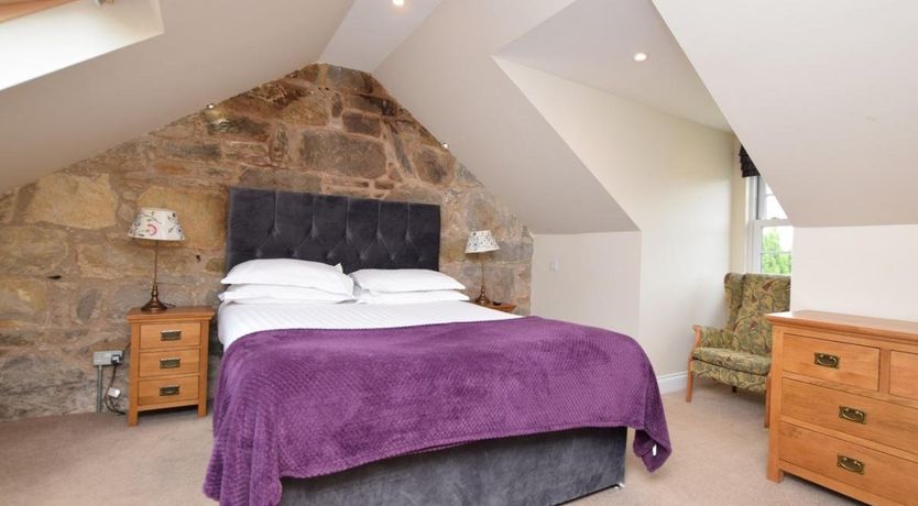 Photo of 2 Bed in Roslin