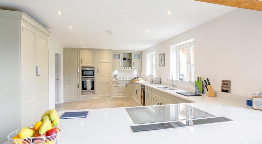 Photo of 5 Bed in Tealby