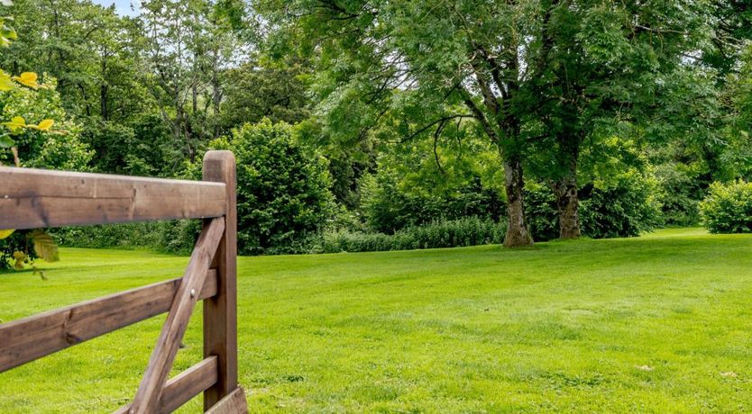 Photo of 2 Bed in Woolland