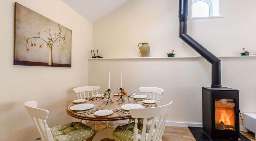 Photo of 2 Bed in Woolland