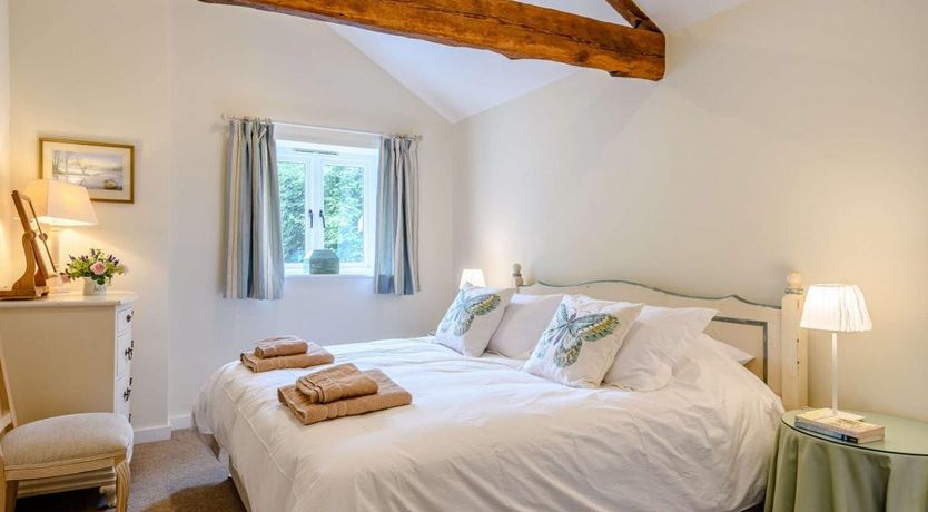 Photo of 2 Bed in Woolland