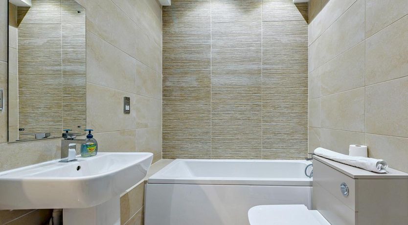 Photo of 3 Bed in Tenby