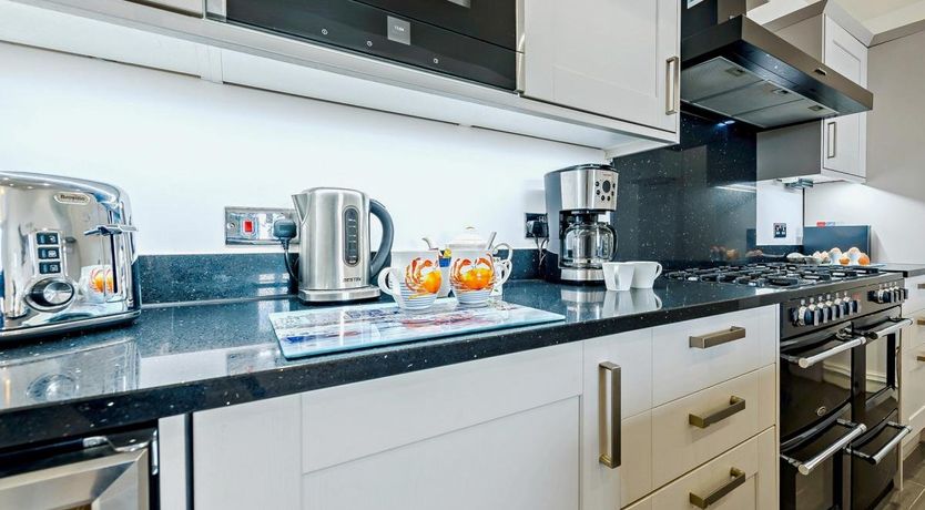 Photo of 3 Bed in Tenby