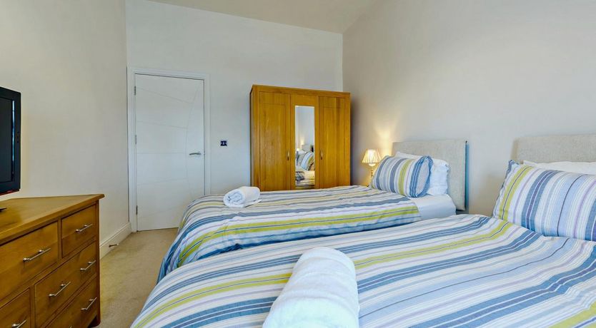 Photo of 3 Bed in Tenby