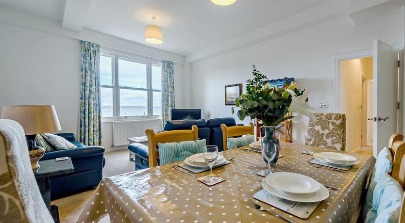 Photo of 3 Bed in Tenby