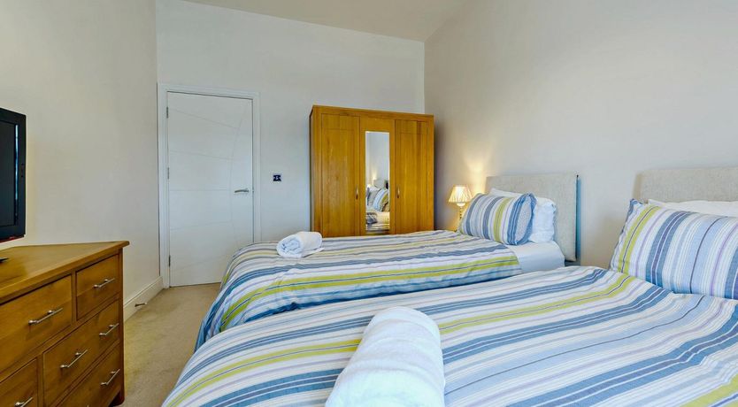 Photo of 3 Bed in Tenby