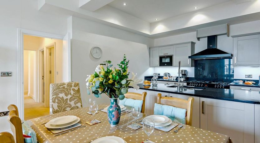 Photo of 3 Bed in Tenby