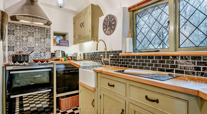 Photo of 2 Bed in East Stoke