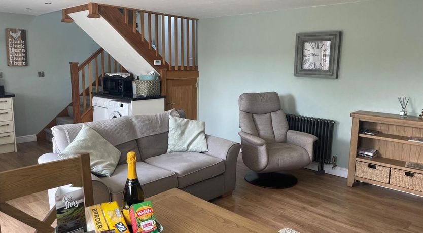 Photo of 1 Bed in Maenan