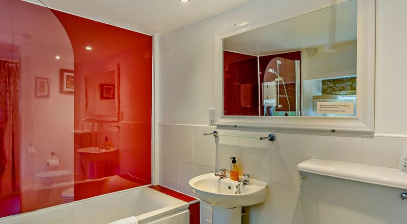 Photo of 2 Bed in Lamplugh