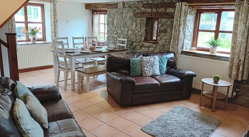 Photo of 4 Bed in Cynghordy