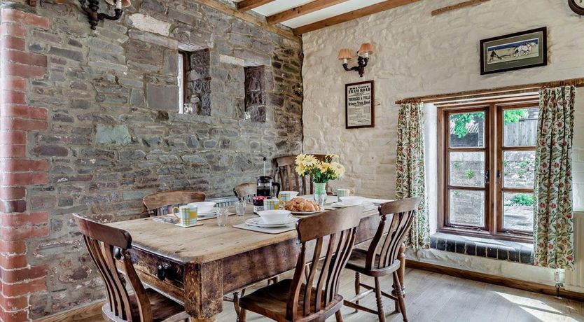 Photo of 2 Bed in Pencelli