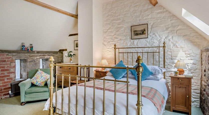 Photo of 2 Bed in Pencelli