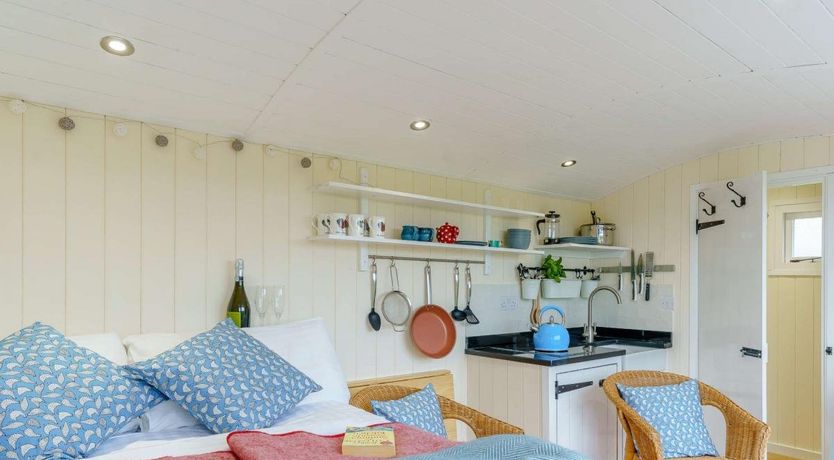 Photo of 1 Bed in Cwmcarvan