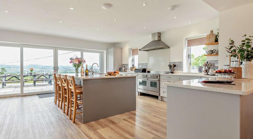 Photo of 5 Bed in Llandyrnog