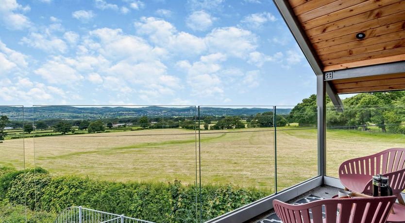 Photo of 5 Bed in Llandyrnog