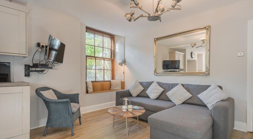 Photo of 1 Bed in Water Yeat