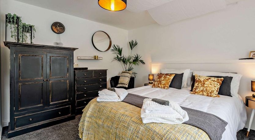 Photo of 4 Bed in Combe Martin