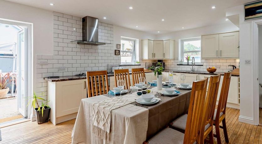 Photo of 4 Bed in Combe Martin