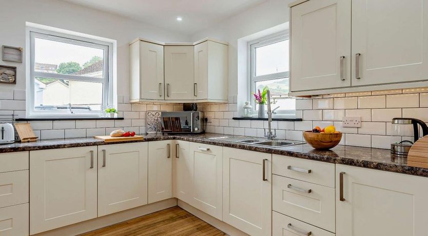 Photo of 4 Bed in Combe Martin