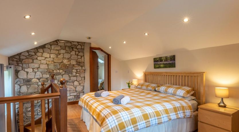 Photo of 1 Bed in Lower Cwmtwrch