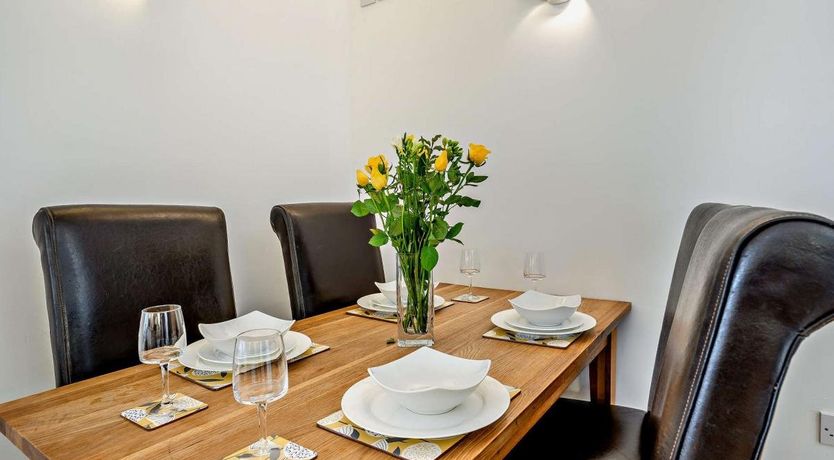 Photo of 2 Bed in Tenby