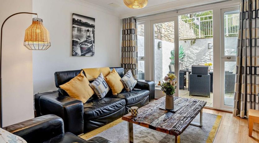 Photo of 2 Bed in Tenby