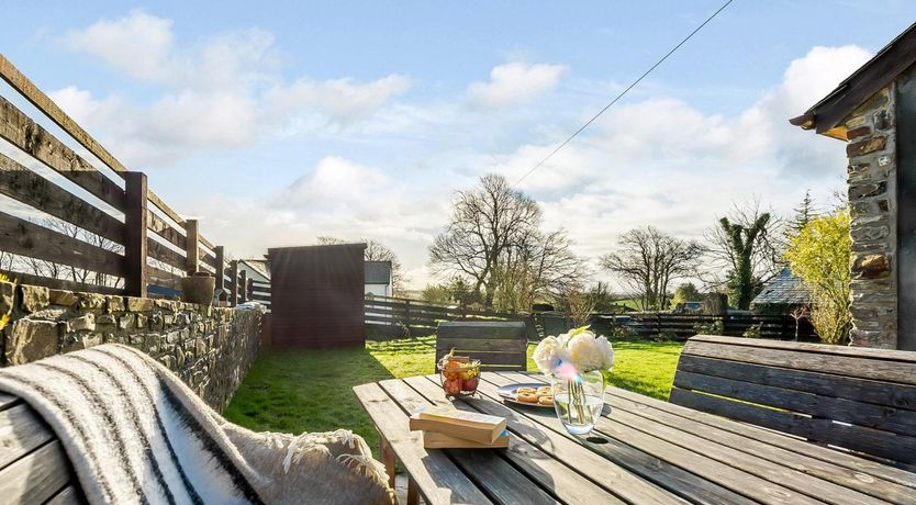 Photo of 2 Bed in Torrington