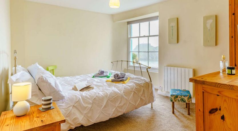 Photo of 1 Bed in Tenby