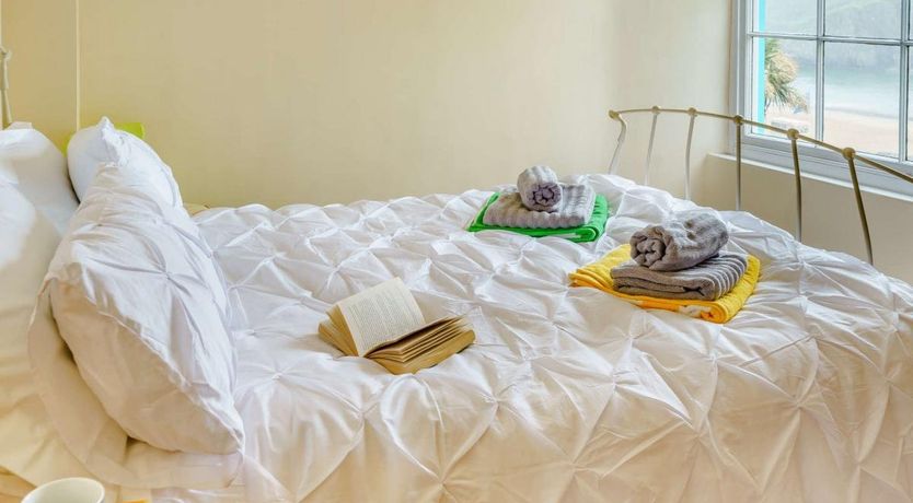 Photo of 1 Bed in Tenby